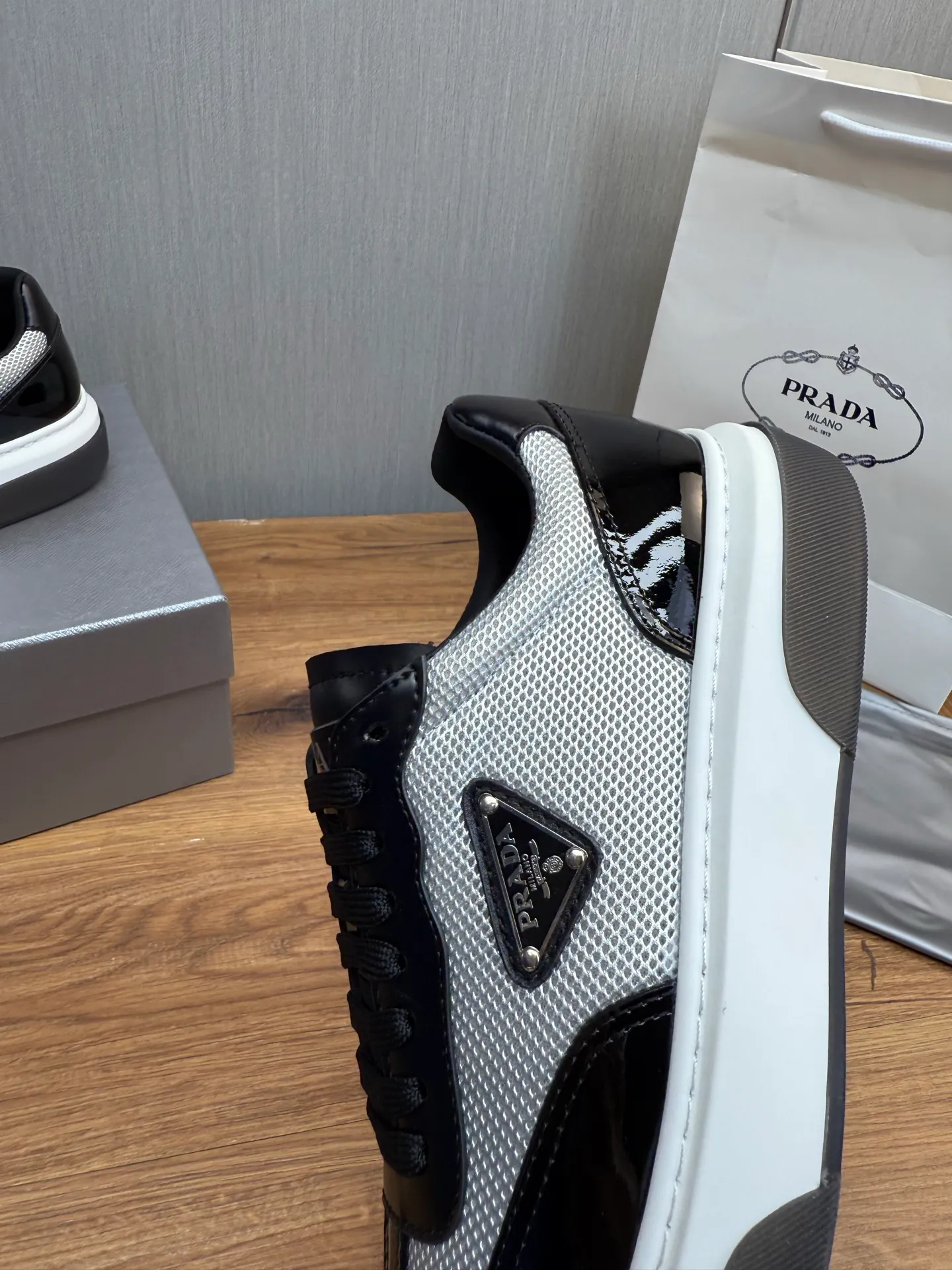 Men's shoes 💰600💰 [PRADA] Popular men's shoes shipped 👏Official website synchronized ⬆️Original cowhide fabric + cowhide lining, 1⃣️:1⃣️reproduction, original sole, 38-45 (45. Customized, non-refundable)